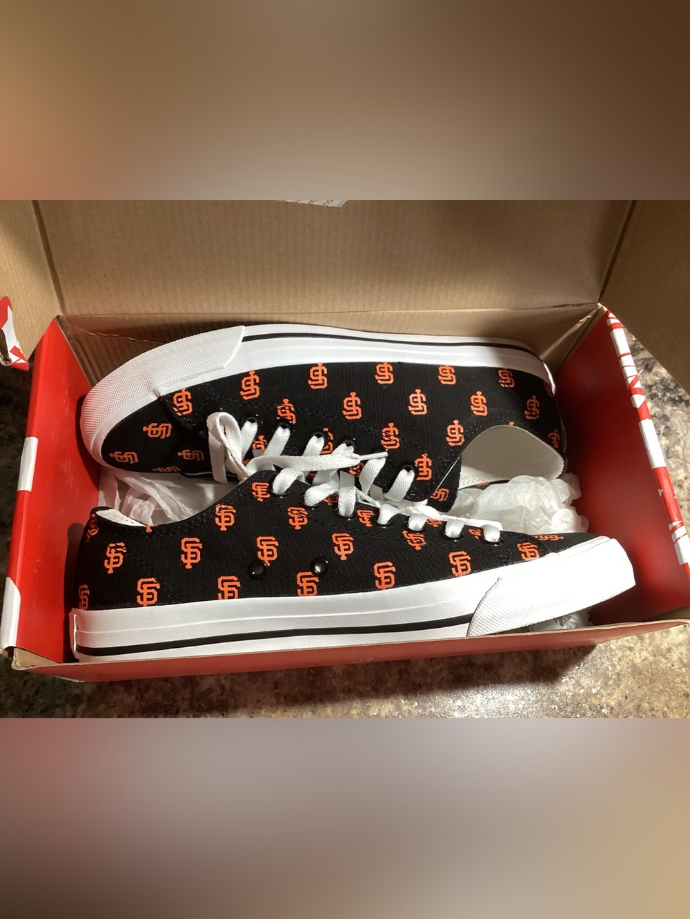 Row One Unisex W 9 M 7.5 San Francisco Giants Canvas Shoes New in Box - Picture 2 of 7